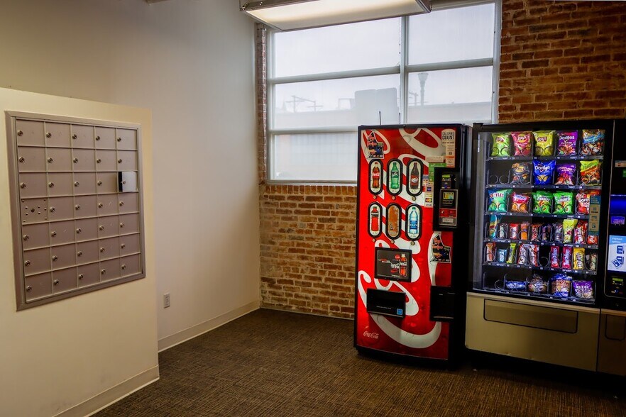 More Photos Of 500 W Overland Ave, El Paso Office For Lease