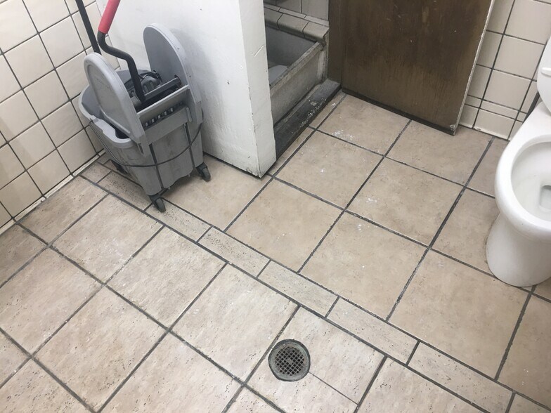 More Photos Of 35 6th St, San Francisco Hotel For Lease