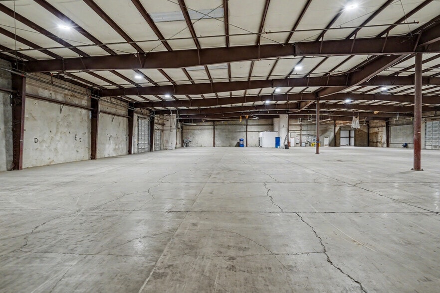 More Photos Of 3025 Kathryn Ave NE, Albany Warehouse For Lease