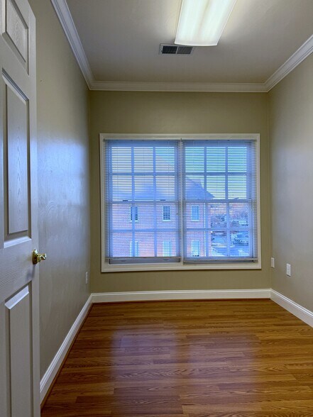More Photos Of 2758 Electric Rd, Roanoke Medical For Lease