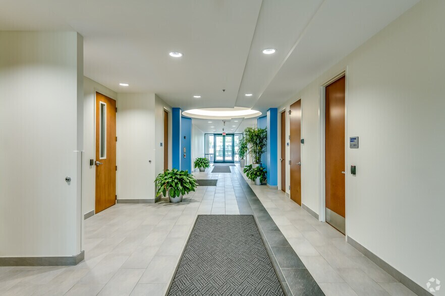 More Photos Of 11800 W Park Pl, Milwaukee Office For Lease
