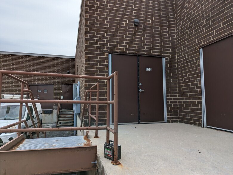 More Photos Of 1225 Carnegie St, Rolling Meadows Warehouse For Lease