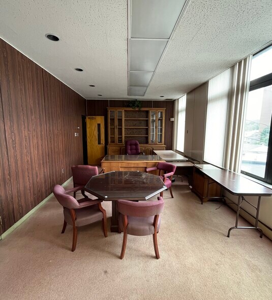 More Photos Of 260 Sunbury St, Minersville General Retail For Sale