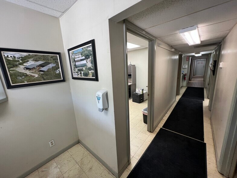 More Photos Of 5101 S 24th Ave, Tampa Manufacturing For Sale