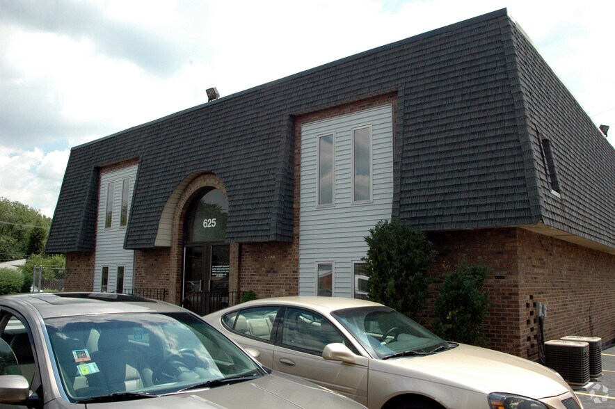 More Photos Of 601-619 E 170th St, South Holland General Retail For Sale