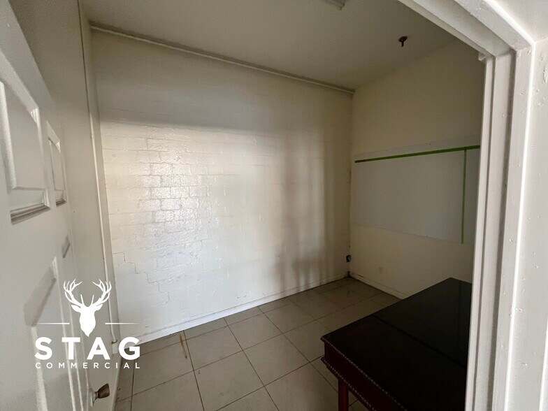 More Photos Of 201 Eagle Dr, Denton Storefront Retail Office For Lease