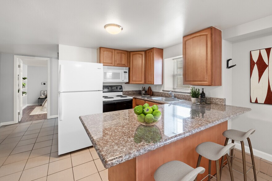 More Photos Of 305 Ripley Ave, Richmond Apartments For Sale