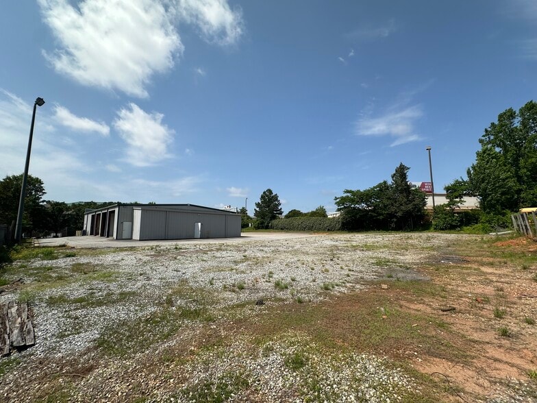 More Photos Of 7560 Kayne Blvd, Columbus Showroom For Lease