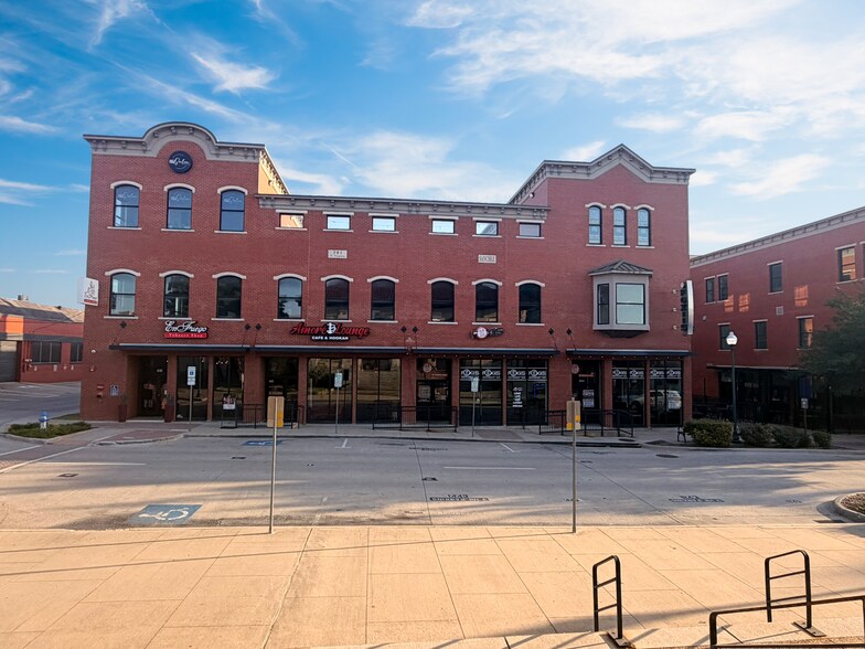 More Photos Of 301 E Virginia St, McKinney Storefront Retail Office For Lease