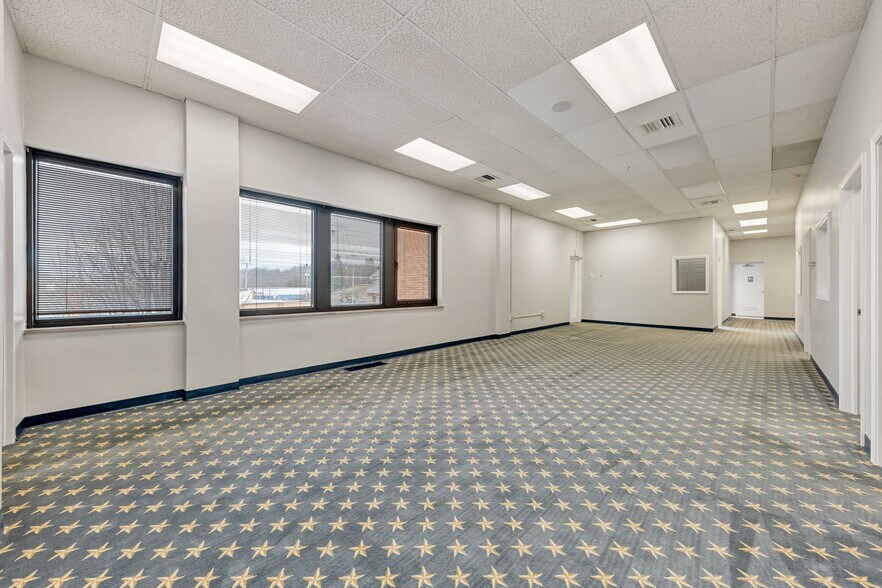 More Photos Of 150 Hillside Dr, Bethel Park Office For Lease