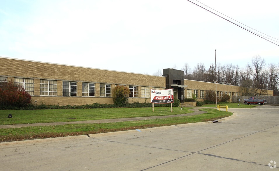 More Photos Of 19201 Cranwood Pky, Warrensville Heights Warehouse For Lease