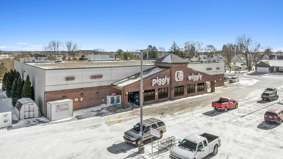 More Photos Of 450 Grandview Ave, Campbellsport Supermarket For Sale