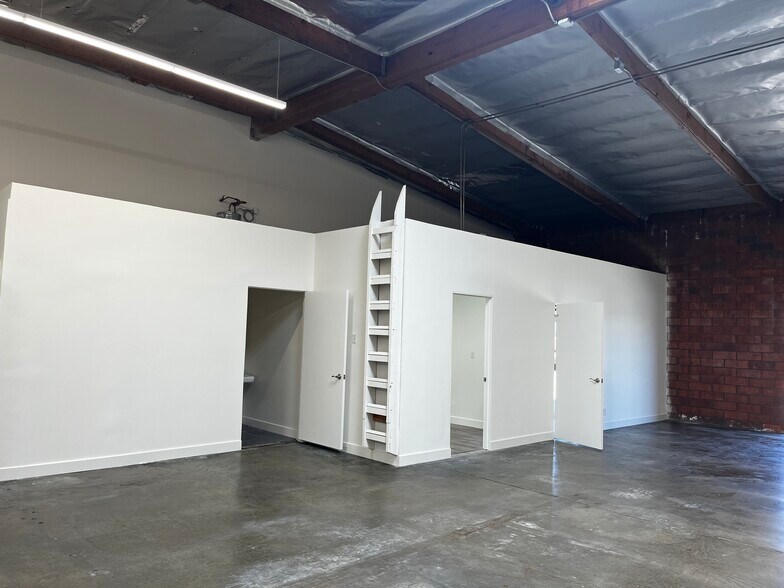 More Photos Of 1420 W Rosecrans Ave, Gardena Service For Lease