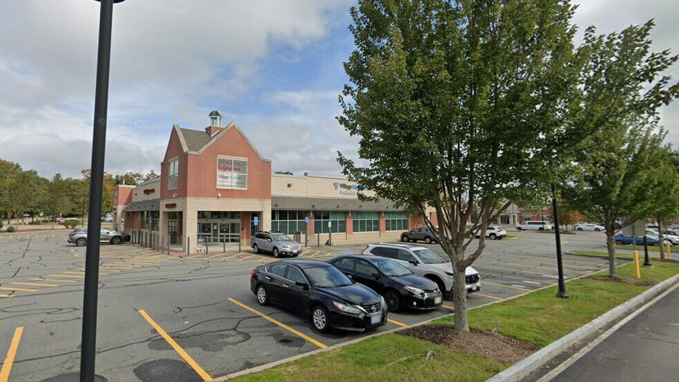 More Photos Of 121 Main St, Foxborough Storefront For Lease