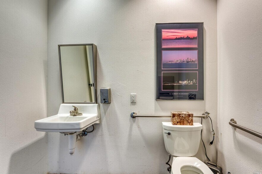 More Photos Of 3720 Main St, Kelseyville Drugstore For Sale