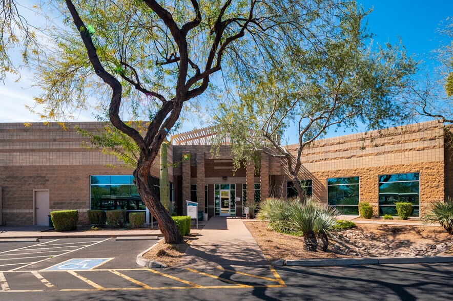 More Photos Of 15880 N Greenway-Hayden Loop, Scottsdale Unknown For Lease