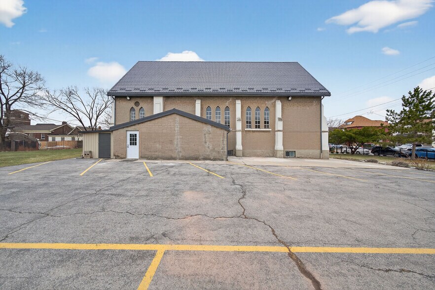 More Photos Of 50 Earl St, Hamilton Daycare Center For Sale