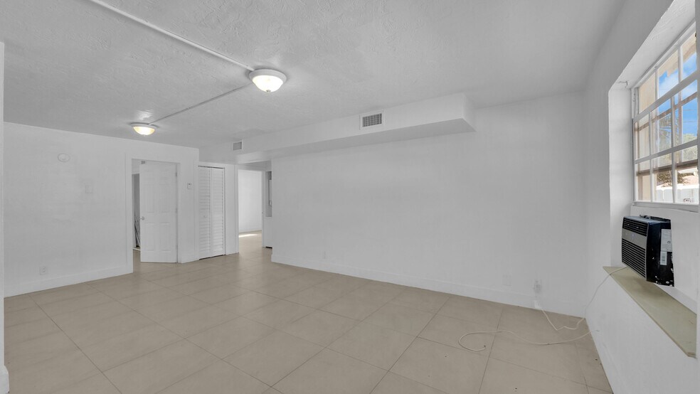 More Photos Of 715 Washington Ave, Lake Worth Apartments For Sale