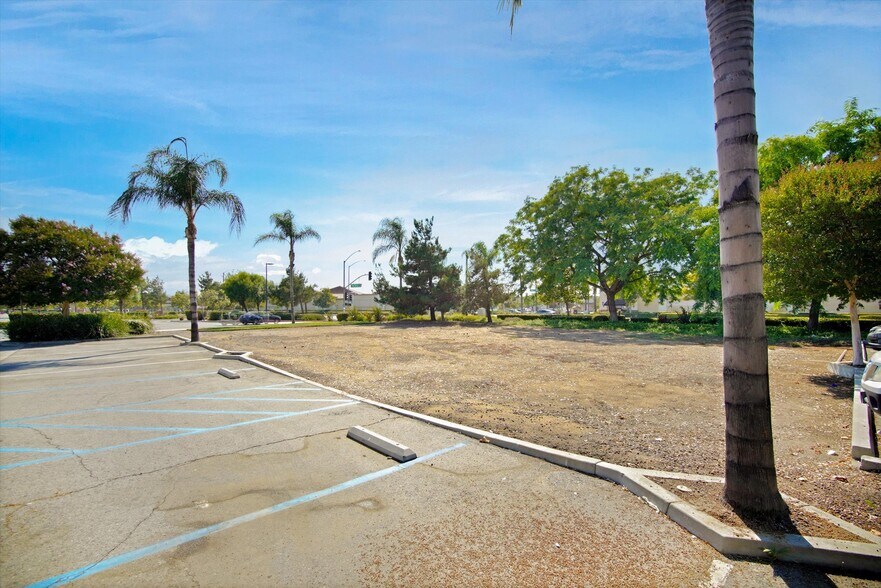 More Photos Of Canyon Springs Parkway, Riverside Land For Lease