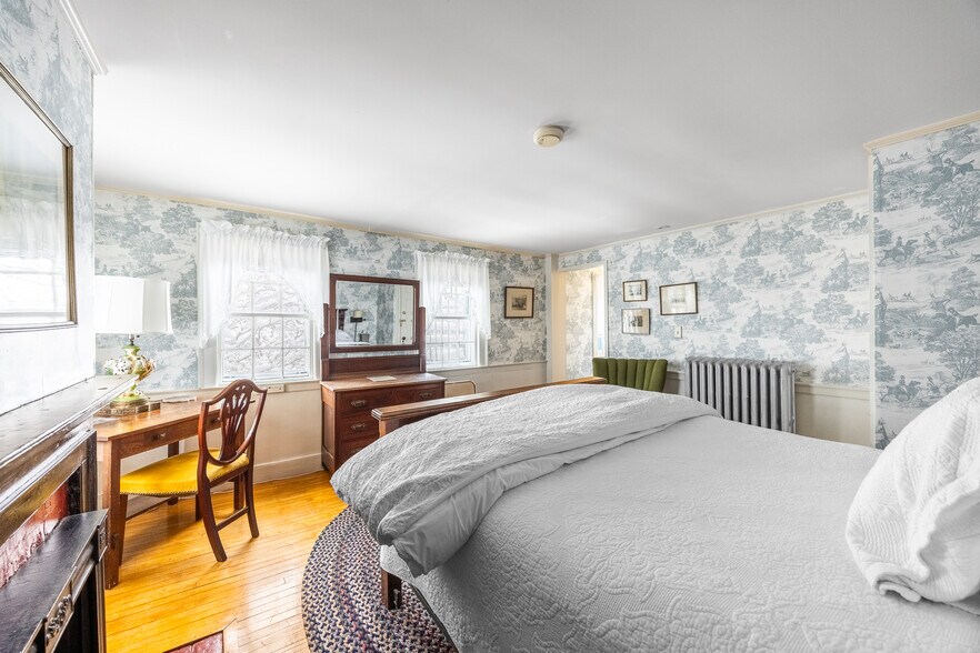 More Photos Of 40 Union St, Blue Hill Hospitality For Sale