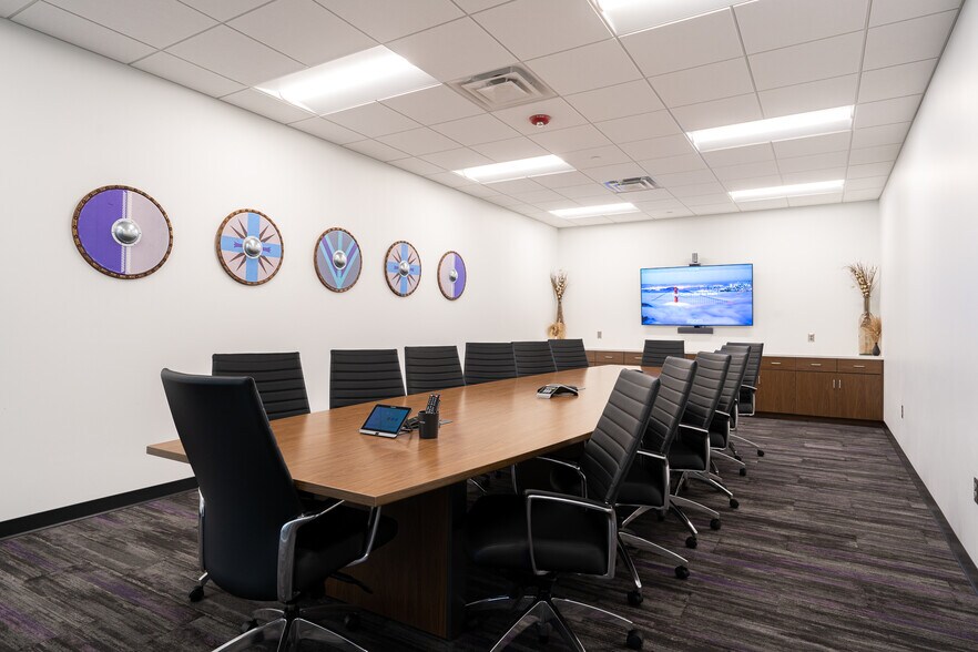 More Photos Of 2685 Vikings Cir, Eagan Office For Lease