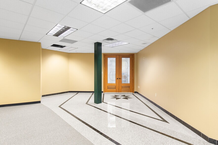 More Photos Of 1920 W Villa Maria Rd, Bryan Medical For Lease