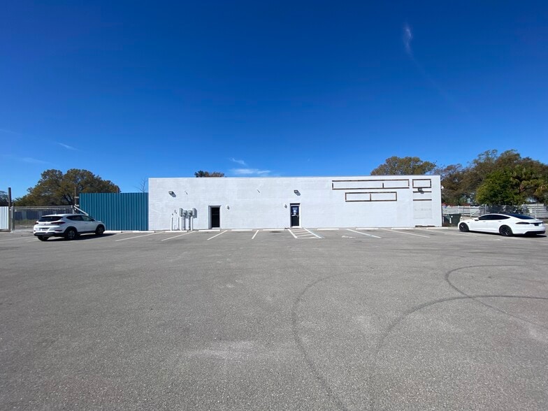 More Photos Of 5004 15th E st, Bradenton Industrial For Sale