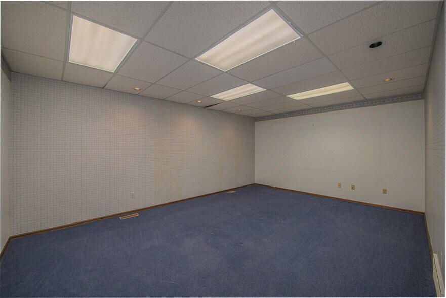 More Photos Of 701 N Grand Ave, Pueblo Office For Sale