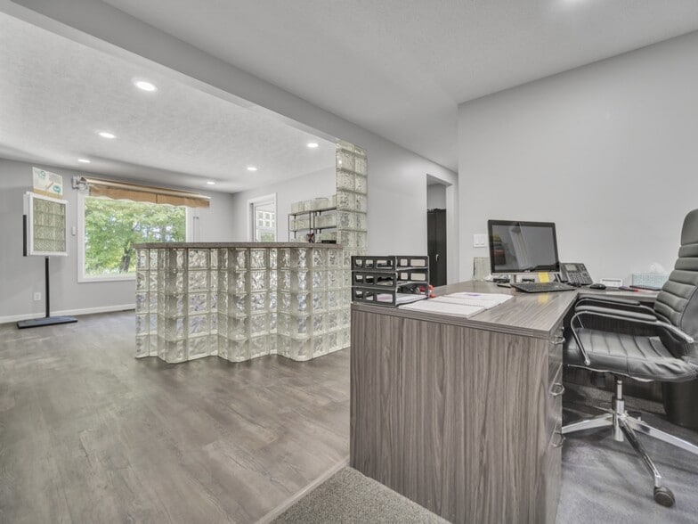 More Photos Of 4018 12th St NW, Canton Light Manufacturing For Sale