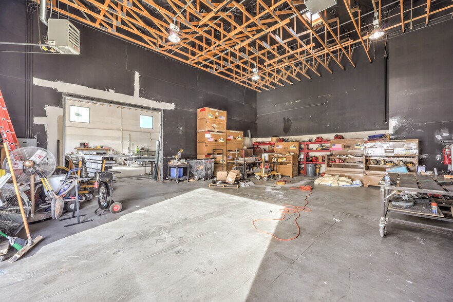 More Photos Of 353 Pilot Rd, Las Vegas Warehouse For Sale