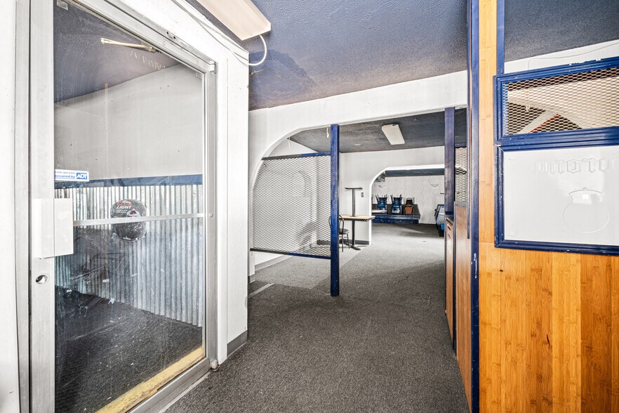 More Photos Of 2430 Lake Ave, Pueblo Bar For Sale