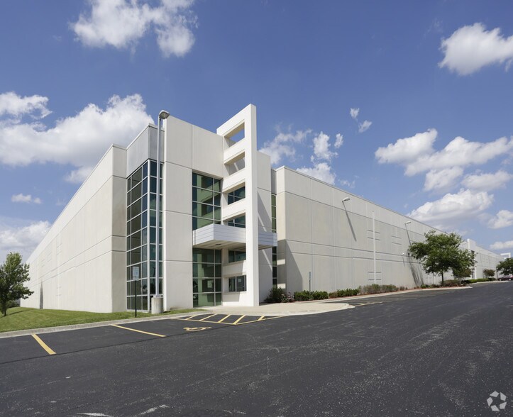 More Photos Of 9234 Belmont Ave, Franklin Park Manufacturing For Lease