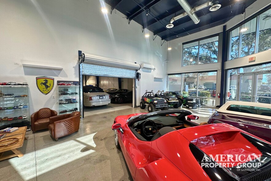 More Photos Of 2011 Whitfield Park Loop, Sarasota Showroom For Sale