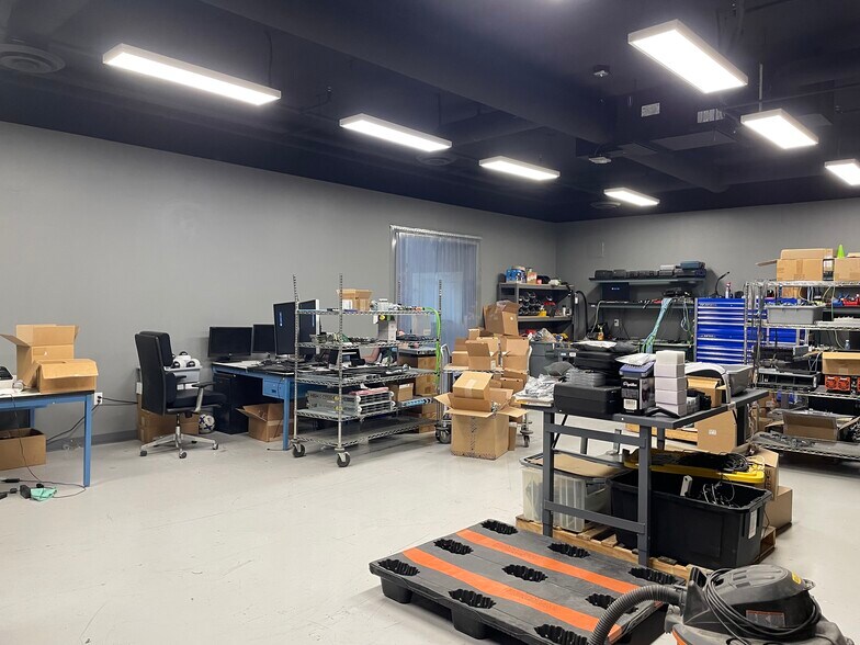 More Photos Of 7465 W Badura Ave, Las Vegas Warehouse For Sale