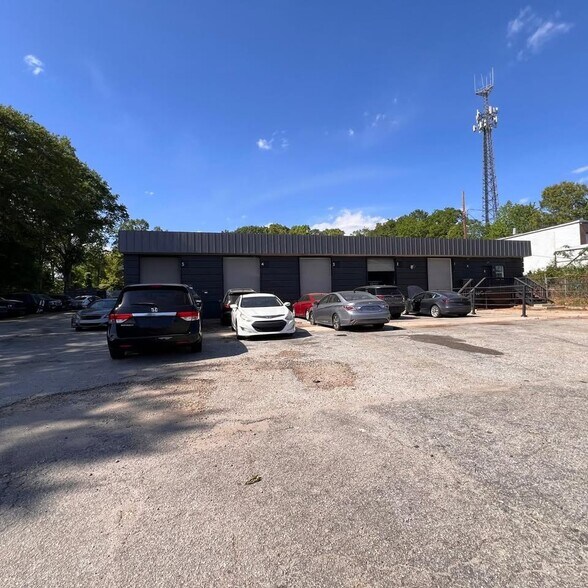 More Photos Of 860 W Main St, Spartanburg Light Distribution For Sale