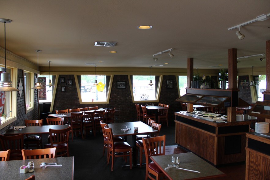 More Photos Of 3021 Eastend Dr, Humboldt Freestanding For Lease