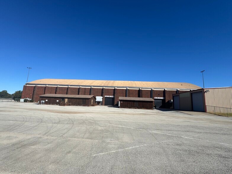 More Photos Of 10408 State Highway 64 E, Tyler Theater Concert Hall For Sale