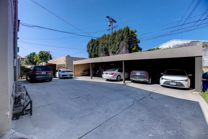 More Photos Of 913 S Wilton Pl, Los Angeles Apartments For Sale