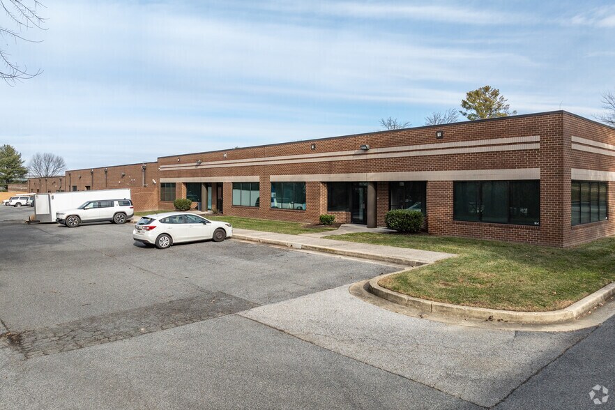 More Photos Of 8835 Columbia 100 Pky, Columbia Flex For Sale