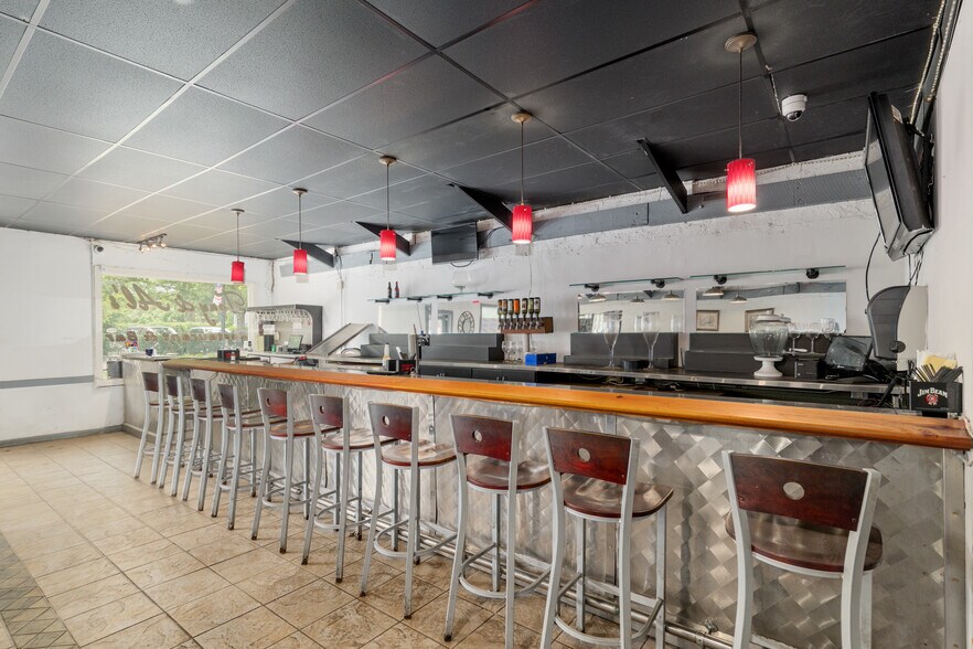 More Photos Of 14960 Main St, Alachua Restaurant For Lease