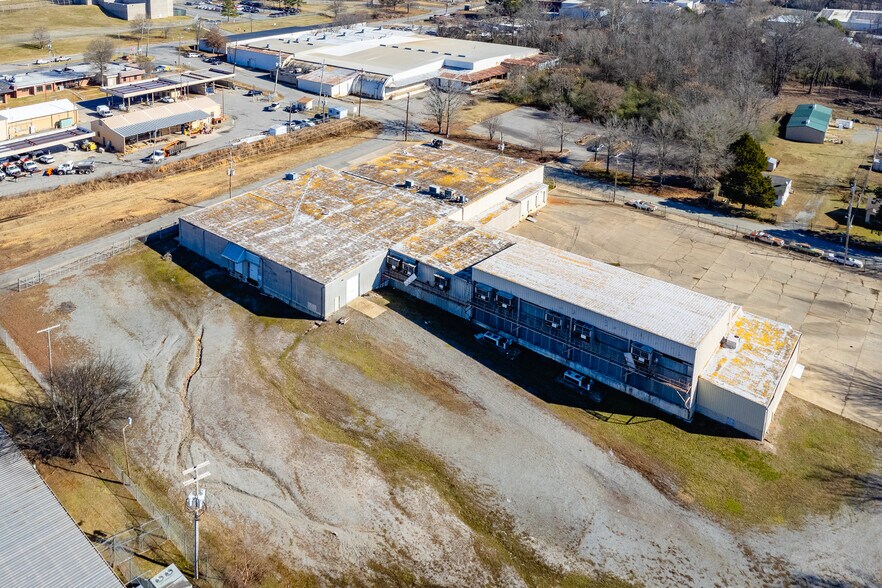 More Photos Of 3300 Brown St, Little Rock Warehouse For Sale