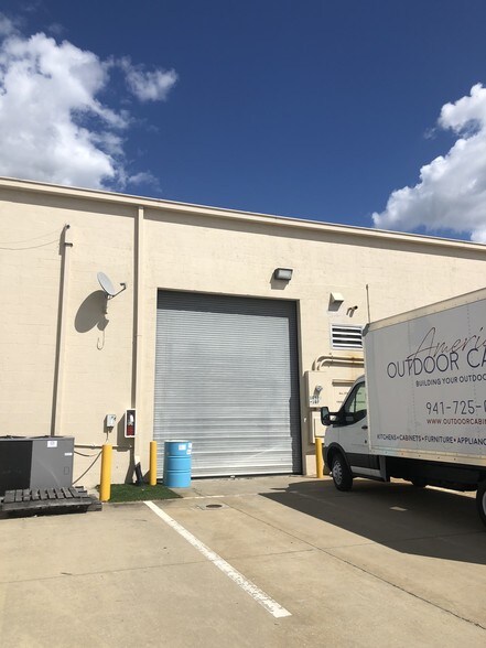 More Photos Of 10520 Portal Crossing, Bradenton Light Distribution For Sale