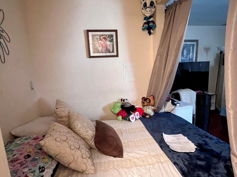 More Photos Of 24045-24047 Mission Blvd, Hayward Restaurant For Sale