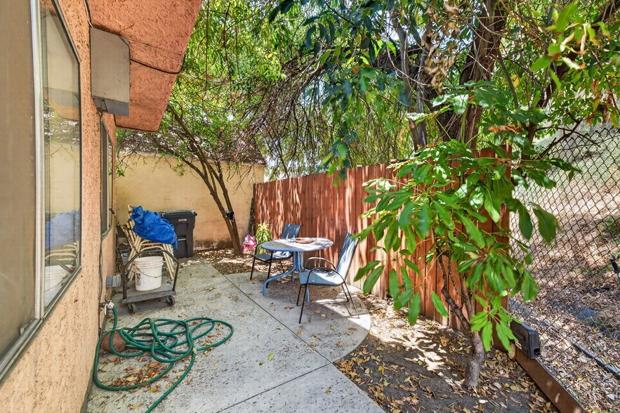 More Photos Of 1459 Stanley Ave, Glendale Apartments For Sale