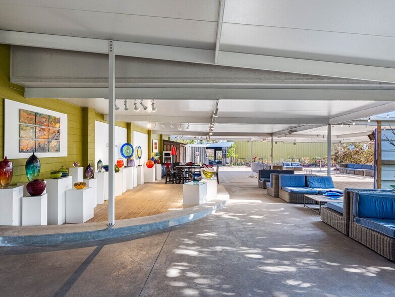 More Photos Of 2342 Emerson Ave S, Saint Petersburg Manufacturing For Sale