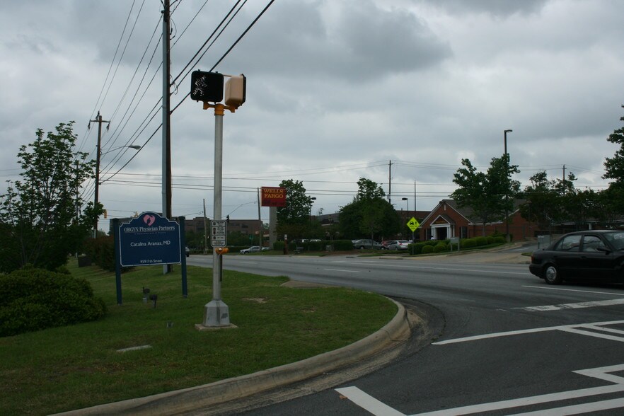 More Photos Of 959 17th St, Columbus Medical For Sale