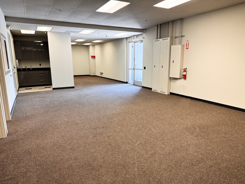 More Photos Of 645 National Ave, Mountain View Warehouse For Lease