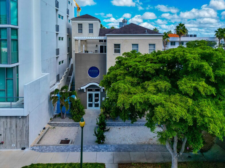 More Photos Of 1345 2nd St, Sarasota Office Residential For Sale