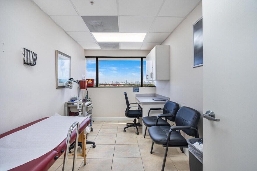 More Photos Of 351 NW Le Jeune Rd, Miami Medical For Sale