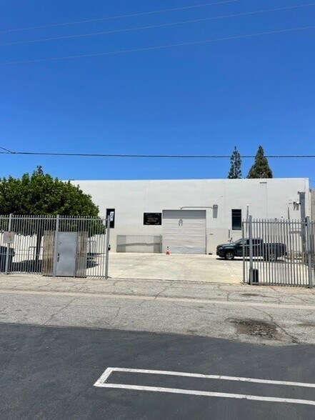 More Photos Of 20600 Plummer St, Chatsworth Manufacturing For Lease
